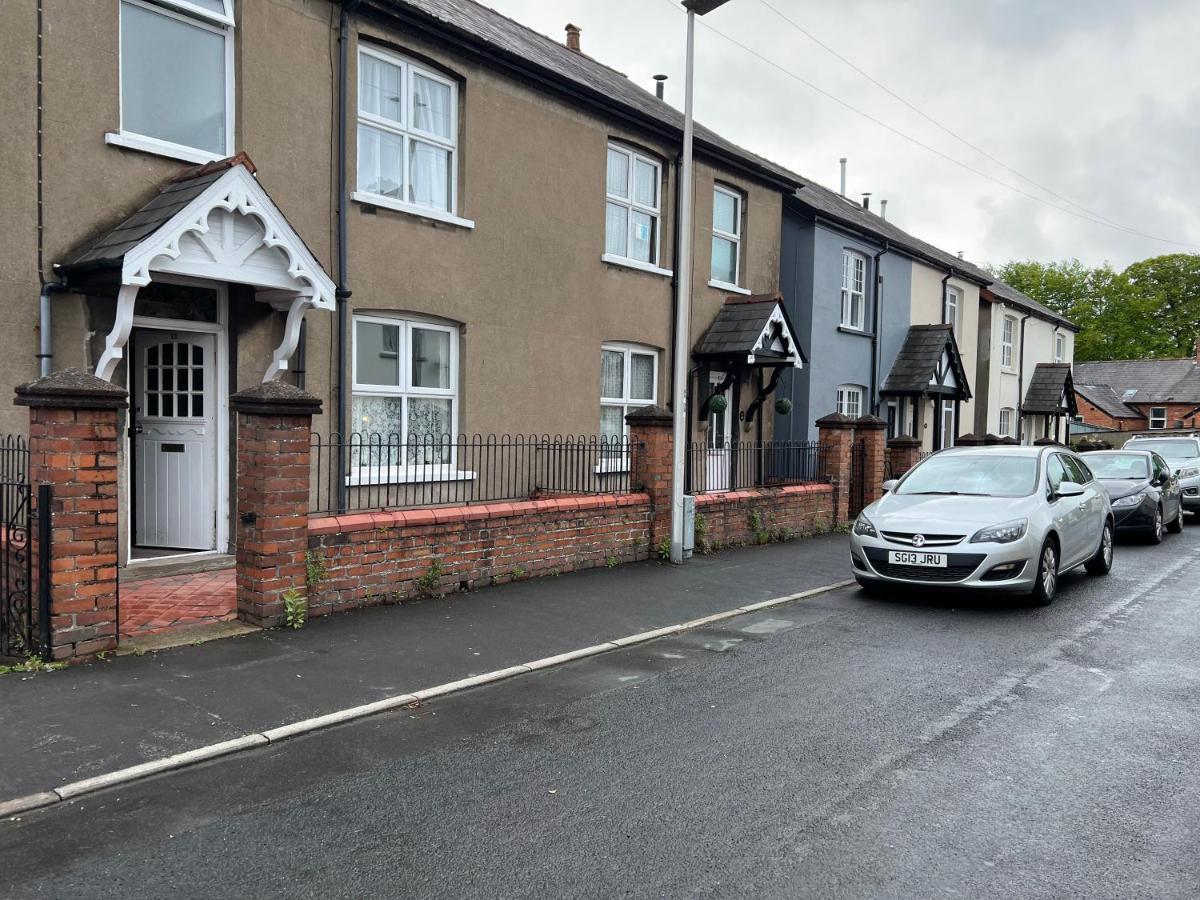 Brecon Town 3 Bedroom House Sleeps 6 Central Location Luaran gambar