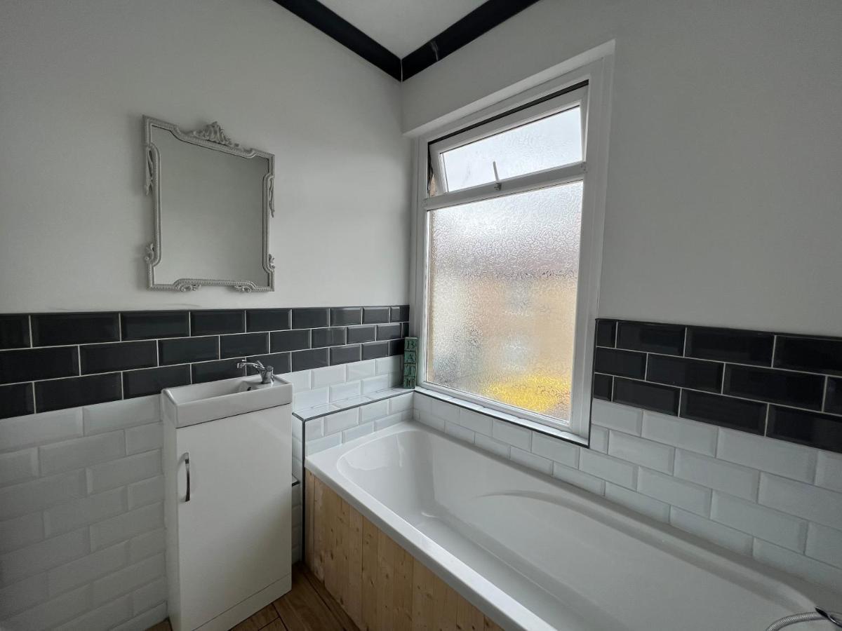 Brecon Town 3 Bedroom House Sleeps 6 Central Location Luaran gambar