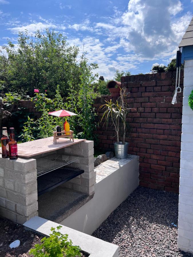Brecon Town 3 Bedroom House Sleeps 6 Central Location Luaran gambar